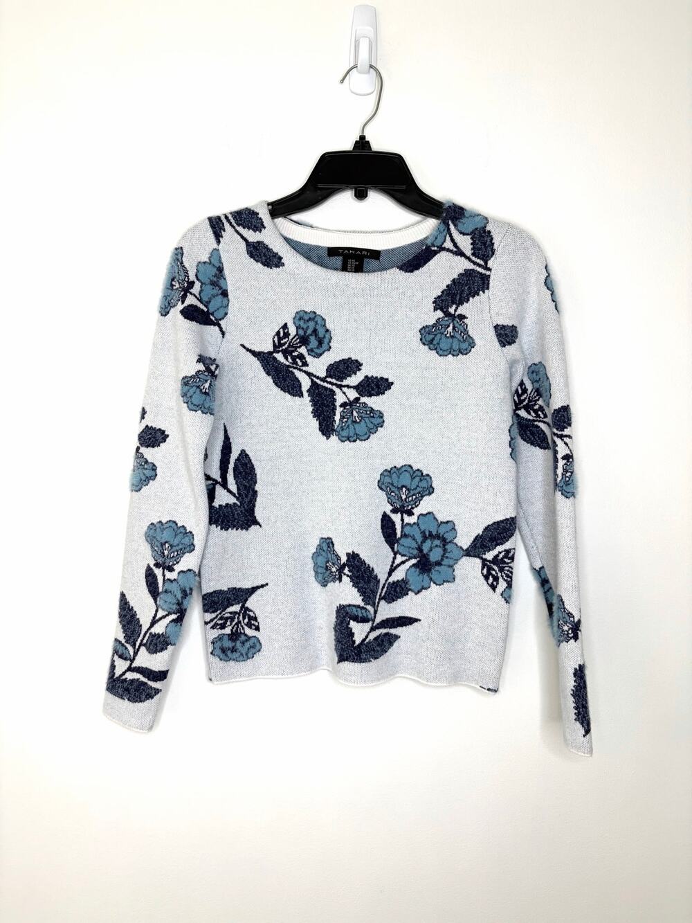 Tahari Floral Crewneck Sweater XS Cozy Cottagecore Feminine Garden